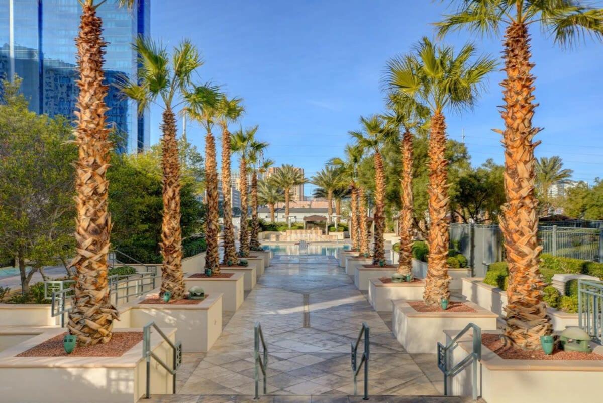 Mgm Signature-33-709 F1 Track & Strip View Balcony Las Vegas Exterior foto